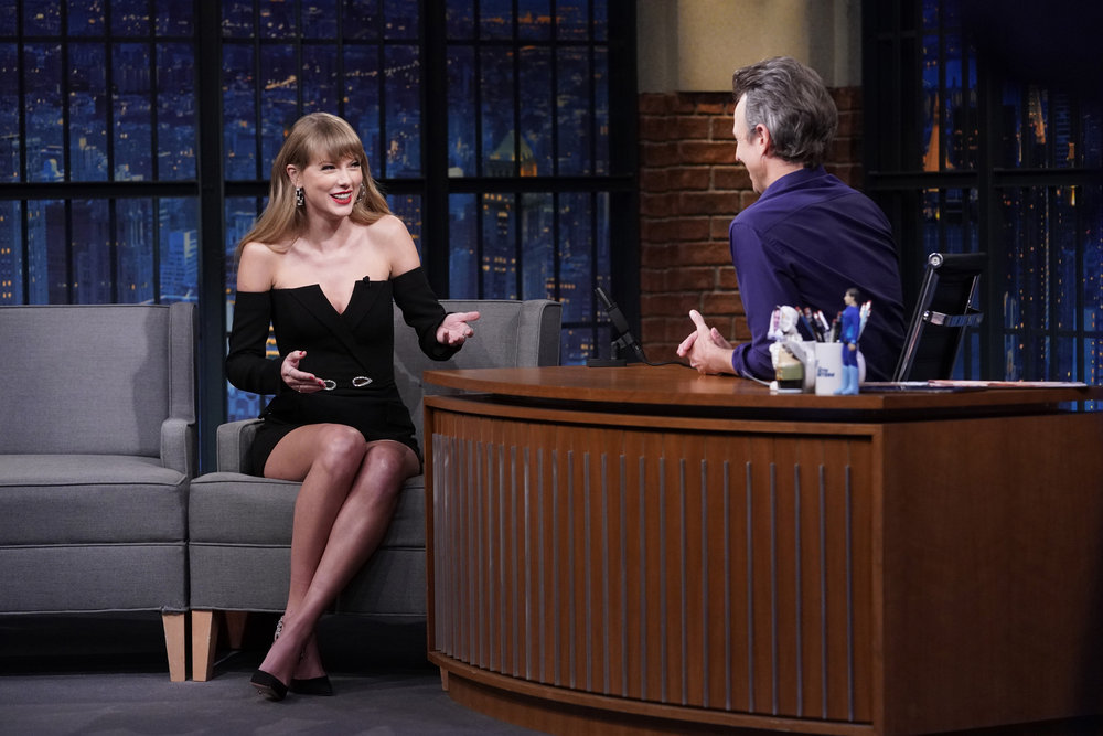 Taylor Swift Promotes Red Taylors Version On Late Night With Seth Meyers Beautifulballad 