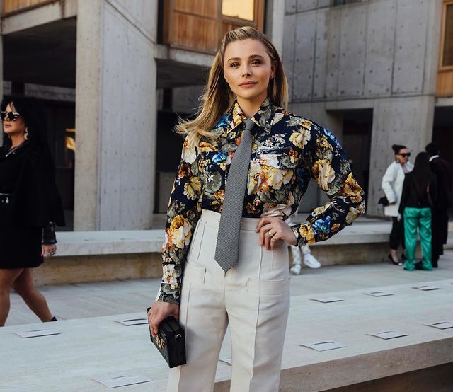 chloe grace moretz attends louis vuitton's 2023 cruise show at salk  institute for biological studies in san diego, california-120522_6