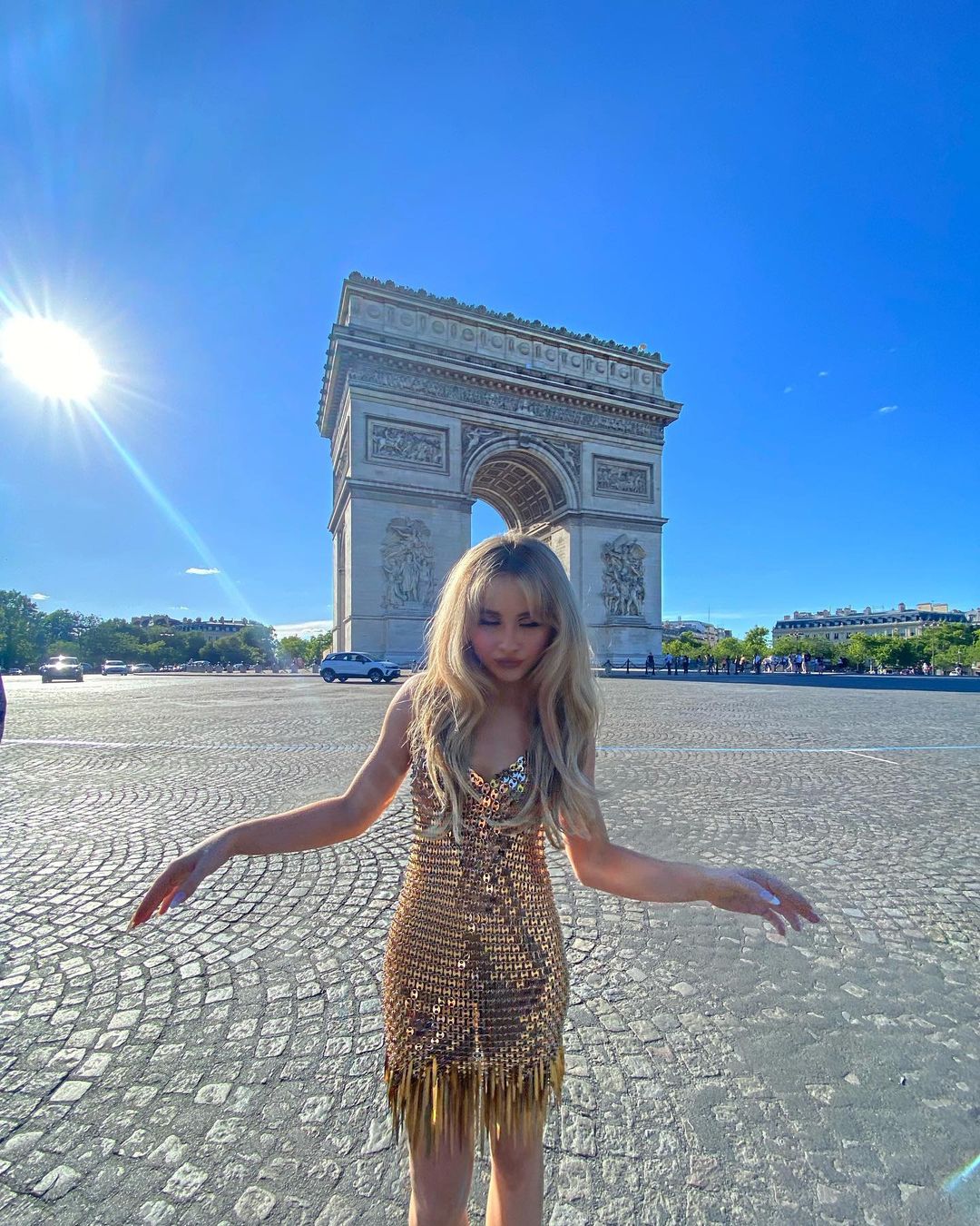 Sabrina Carpenter Attends the Paco Rabanne Spring Summer 2023 Show ...